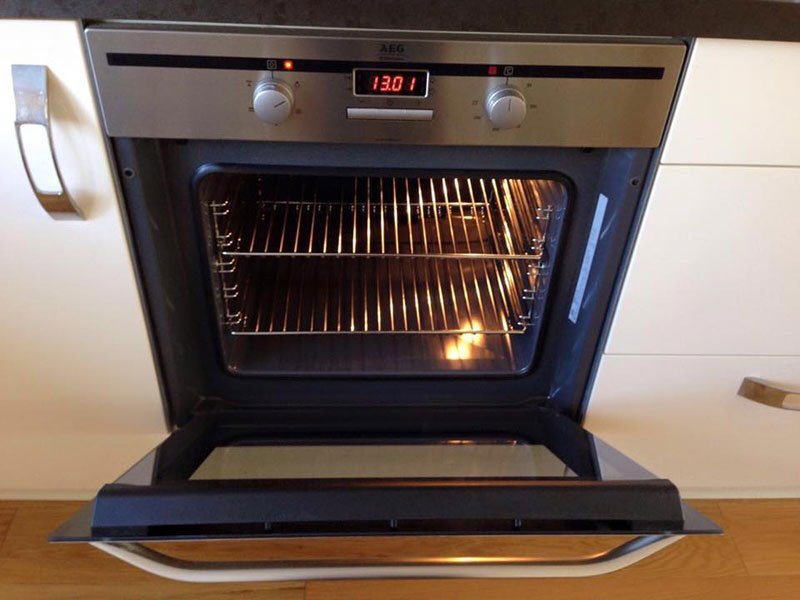 Oven Showing Temperature